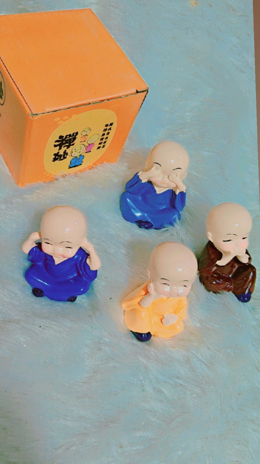 Set of 4 mini monk
