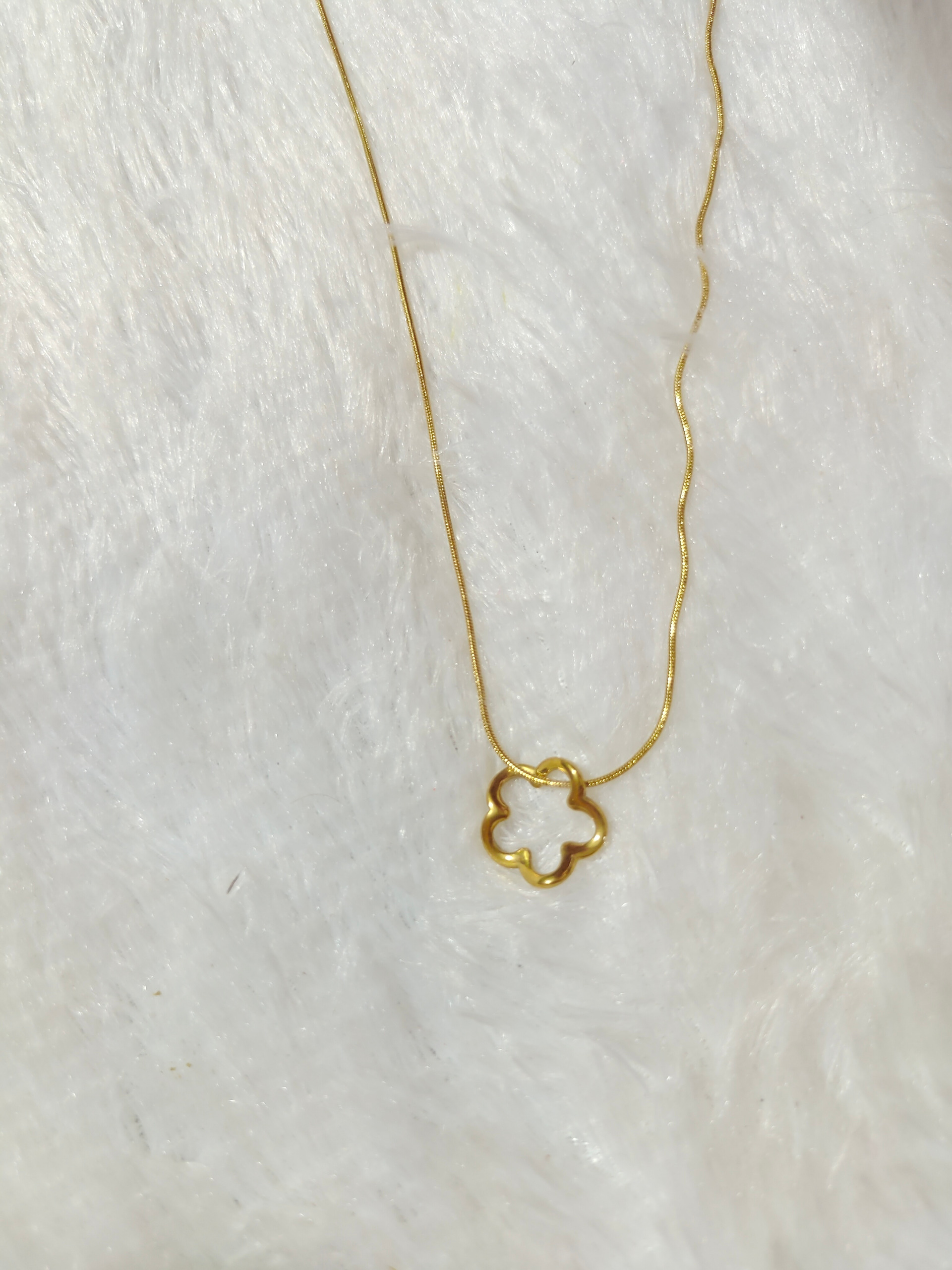 Anti Tarnish Cloud Shape necklace